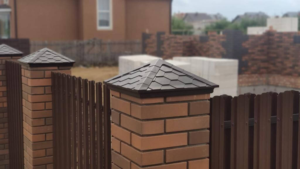 Колпак Zking Эверест Коричневый на столб 1.5х1.5 кирпича (390х390мм) в Пензе фото