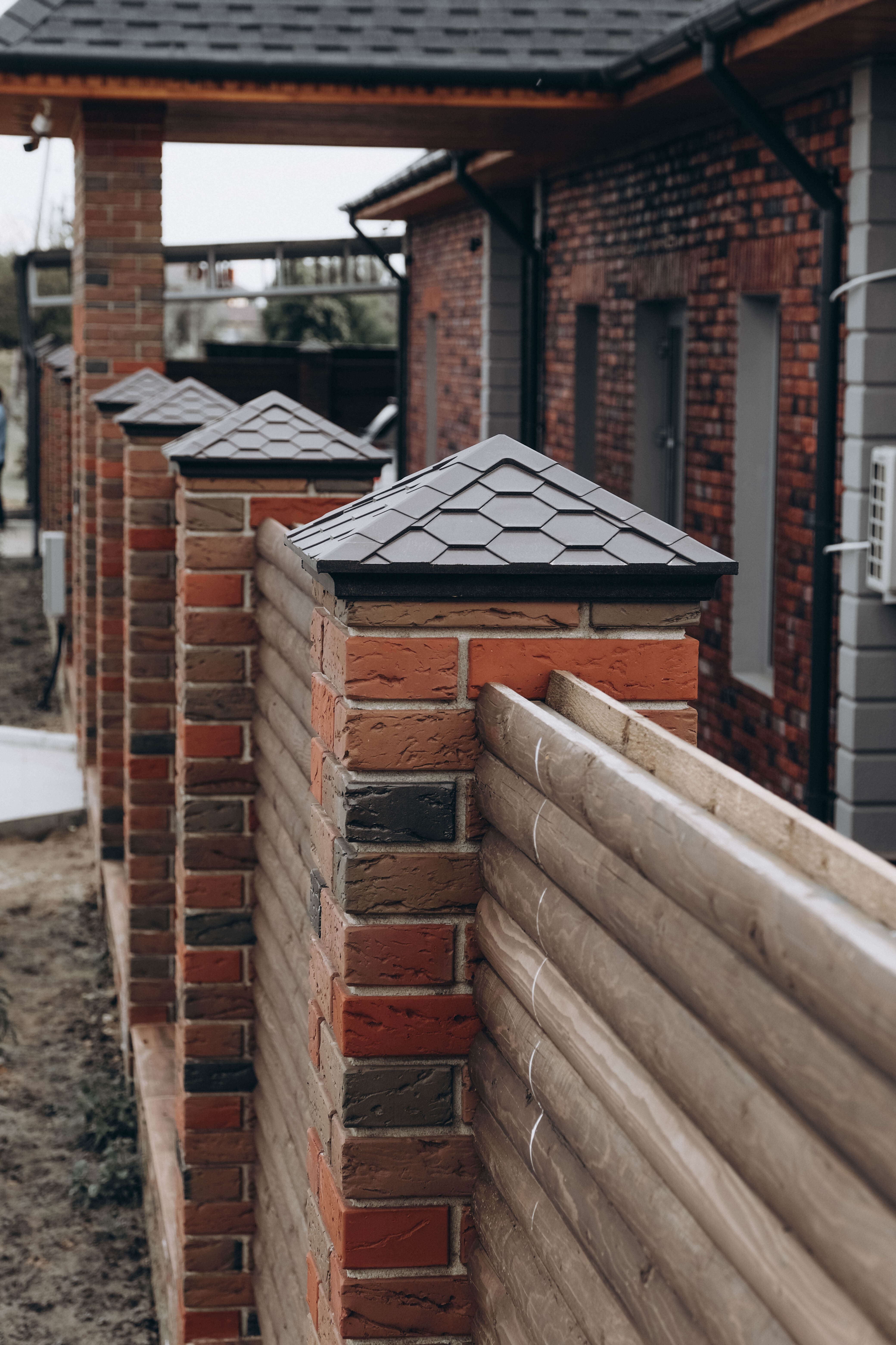 Колпак Zking Эверест Коричневый на столб 1.5х1.5 кирпича (390х390мм) в Пензе фото