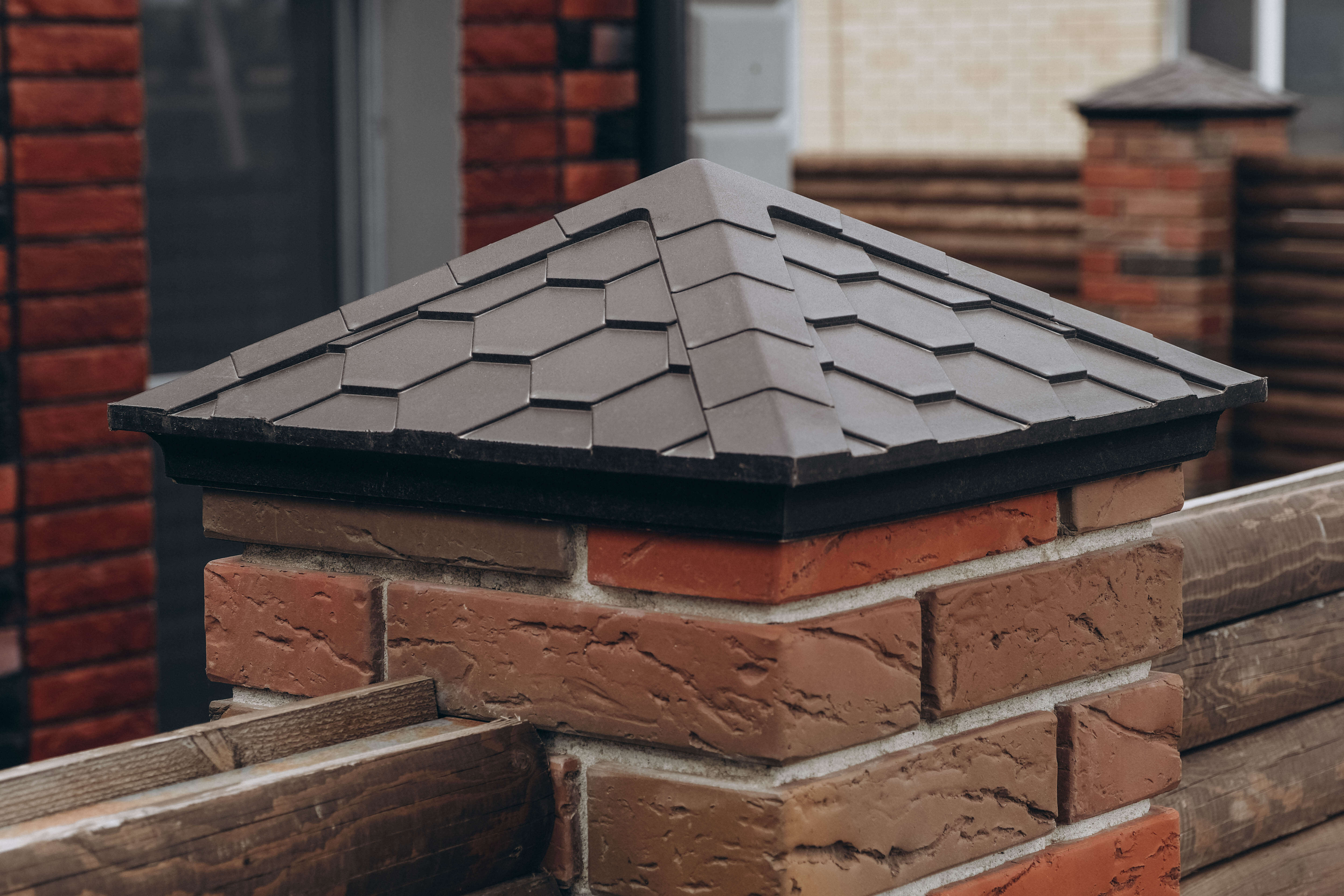 Колпак Zking Эверест Коричневый на столб 1.5х1.5 кирпича (390х390мм) в Пензе фото